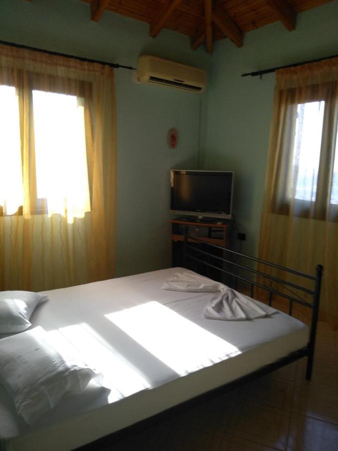 Janis Castle Apartment Himara Kültér fotó