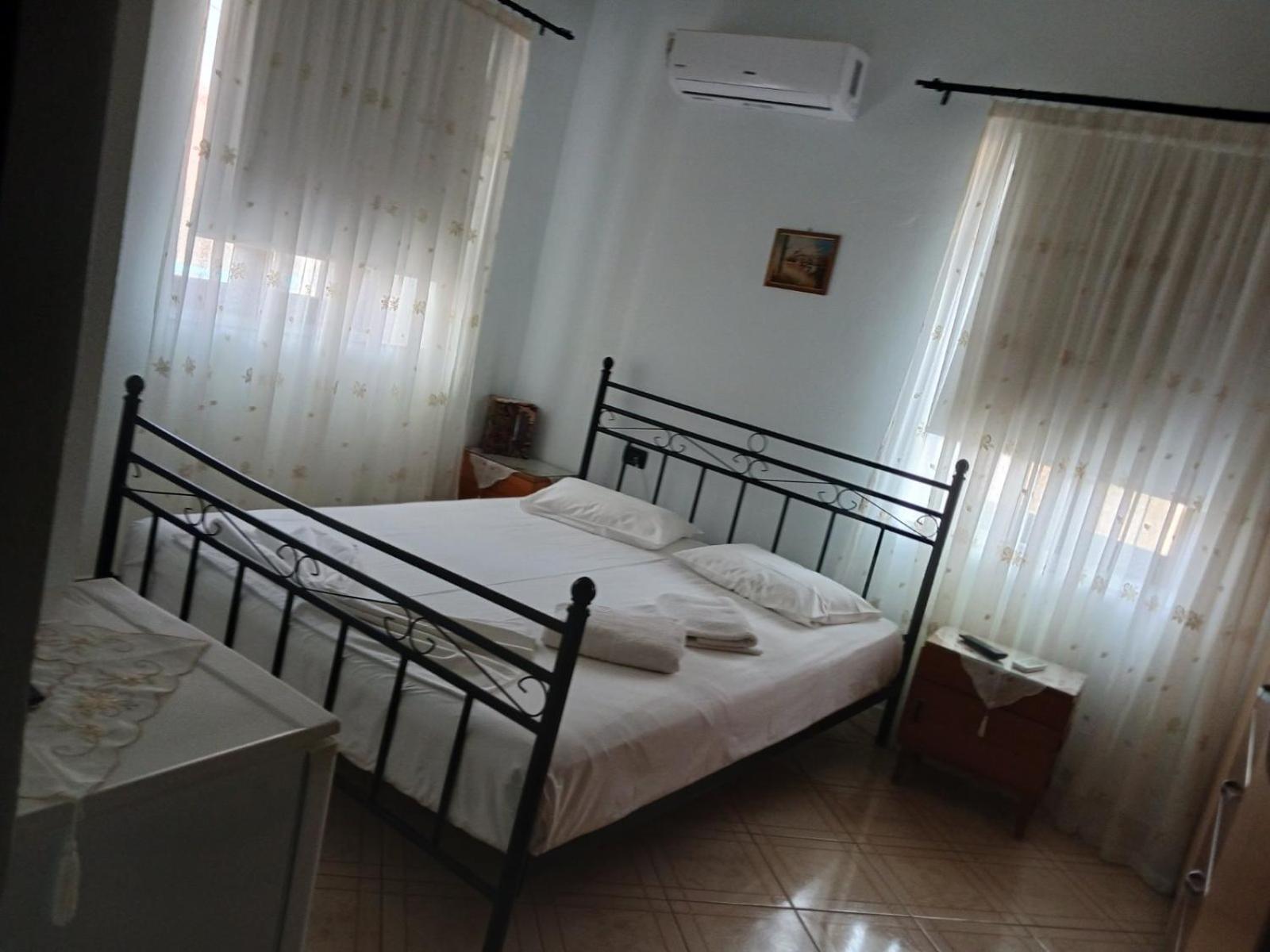 Janis Castle Apartment Himara Kültér fotó